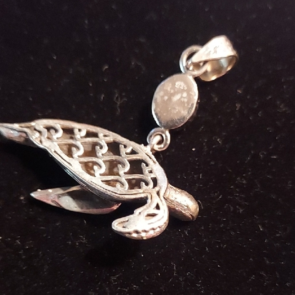 For the beautiful Leah.❤️Sterling Silver 925 Sea Turtle Pendant with Turqoise - Picture 4 of 6